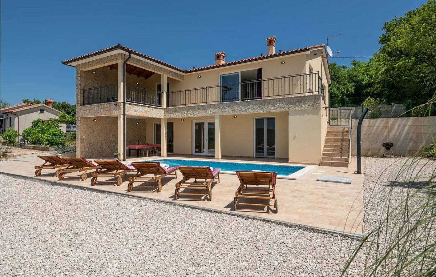 Foto 3 von 46: Reizende 2-Zimmer-Wohnung mit Pool, Terrasse und in Küstennähe