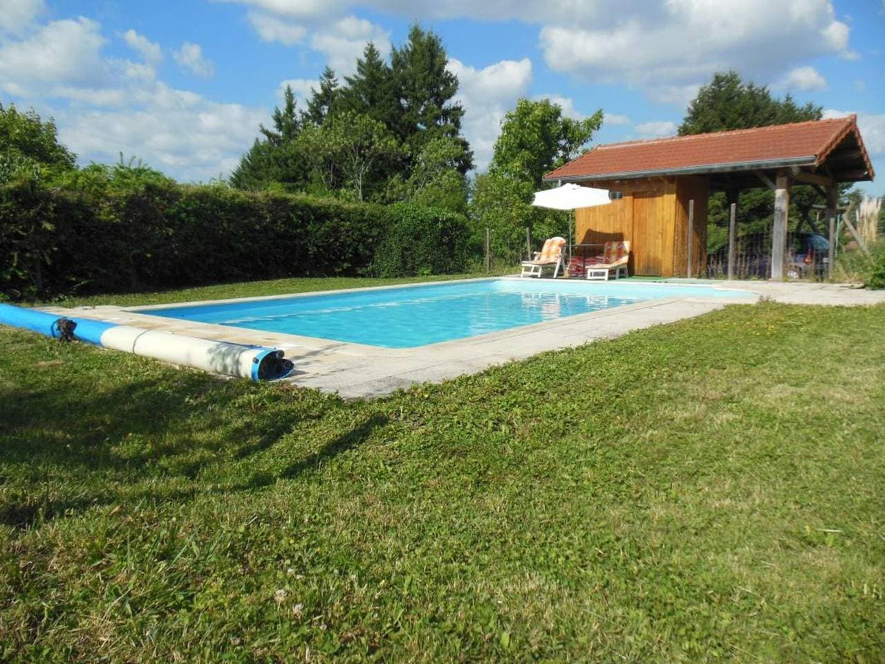132 m² großes Ferienhaus mit Kamin und Garten in Renaison 1