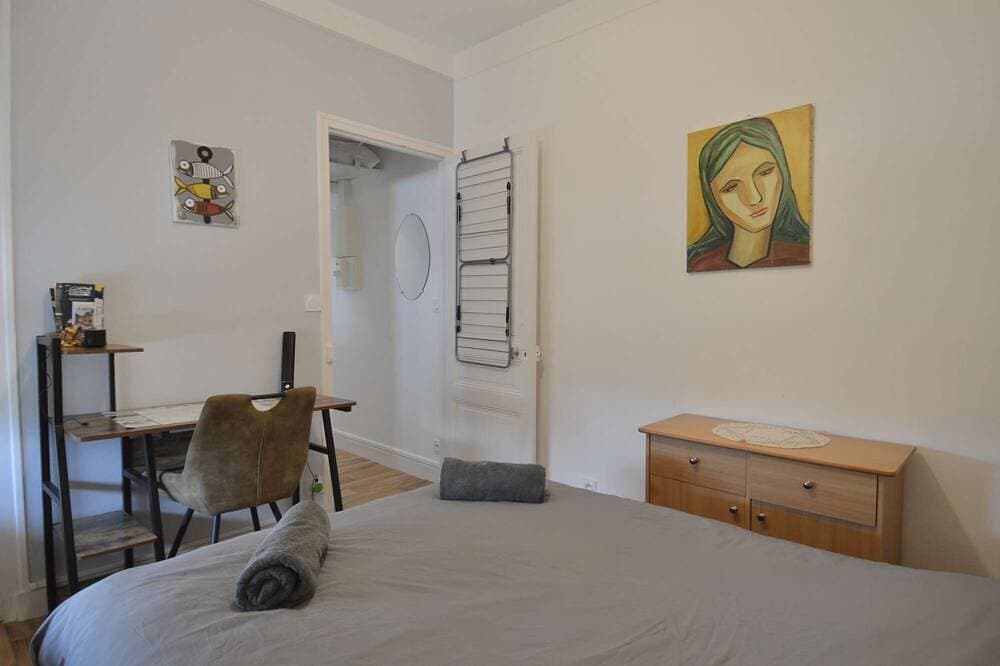 Foto 3 von 10: Appartement Proche de la Plage - Wifi, Bien Agencé