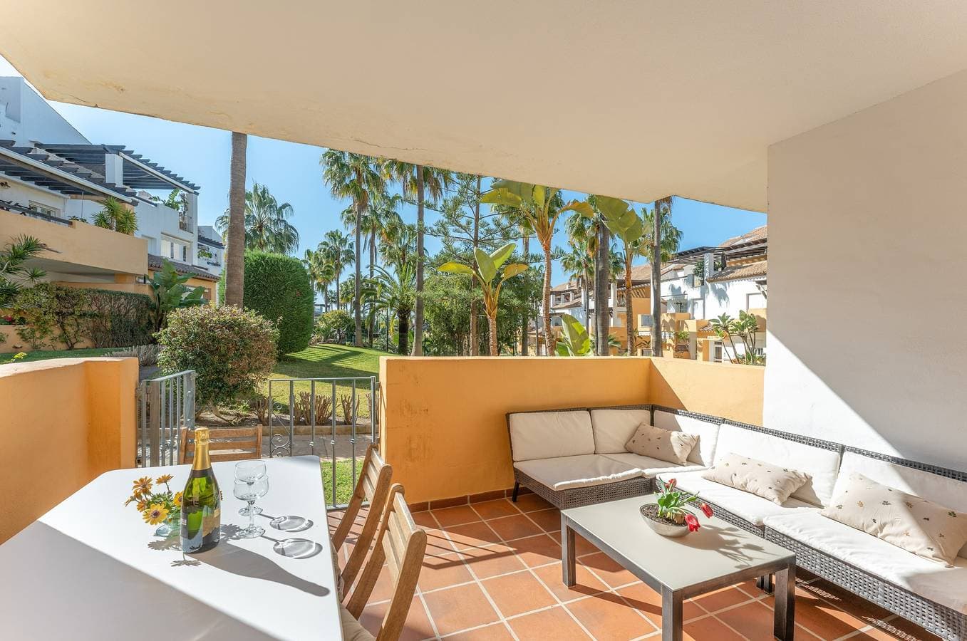 Foto 3 von 22: Apartment „Bahía De Marbella Primera Línea“ mit Gemeinschaftspool, WLAN und Klimaanlage