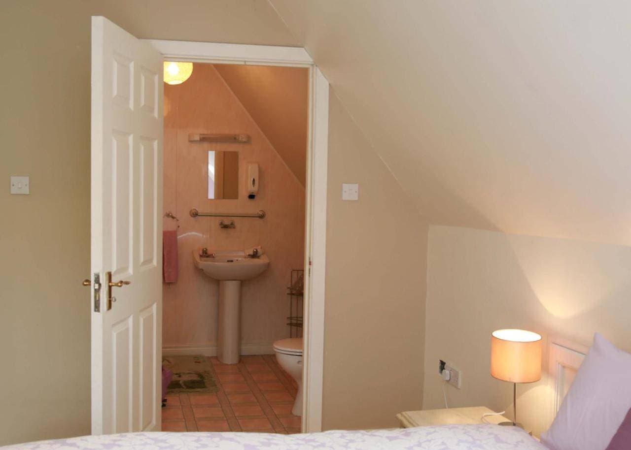 Foto 7 von 12: Family Room with Shower