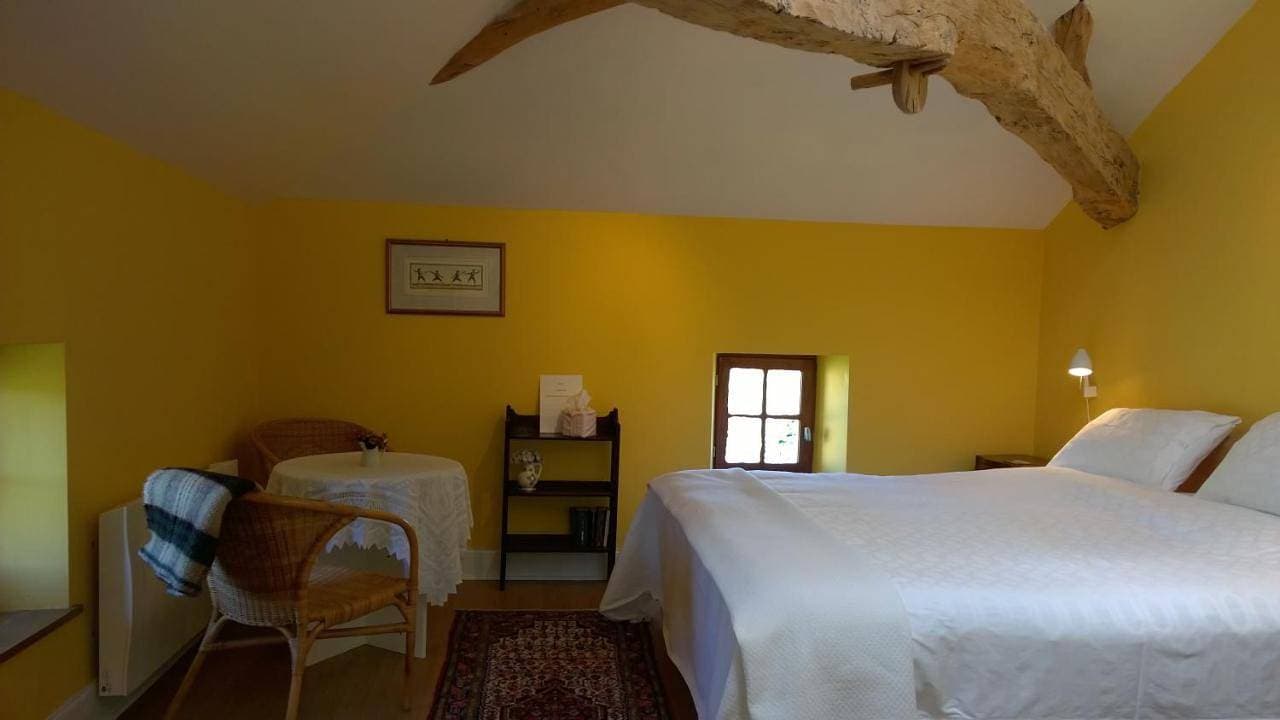Foto 6 von 16: Double Room with Private Bathroom