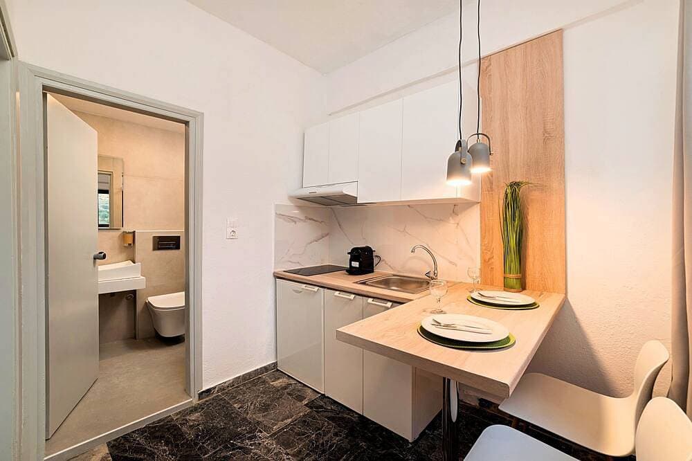 Foto 5 von 27: Welcome Apts laid just 1600m away from the longest sandy beach of northern Crete and the touristic Georgioupolis Town, offering great views to the Cretan Sea and the White Mountains.  Welcome Apts is ideal for couples, families, a group of families or a g