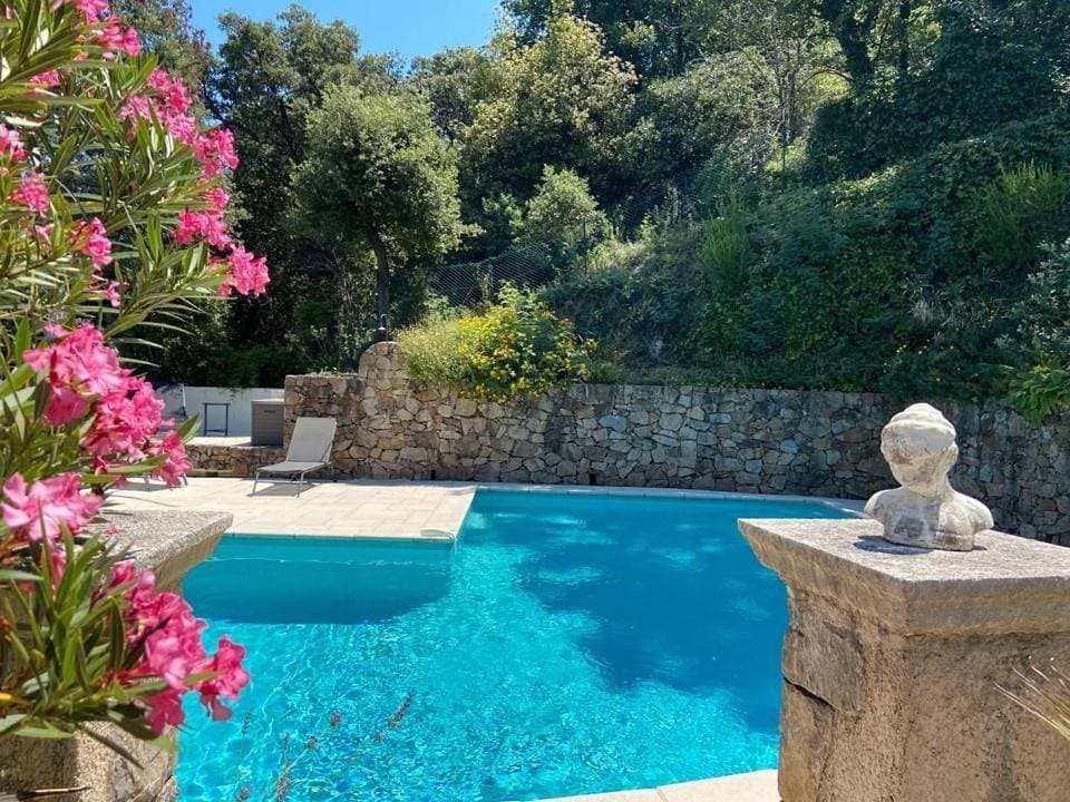 Villa monte cassino - piscine privative et formule tout compris 1