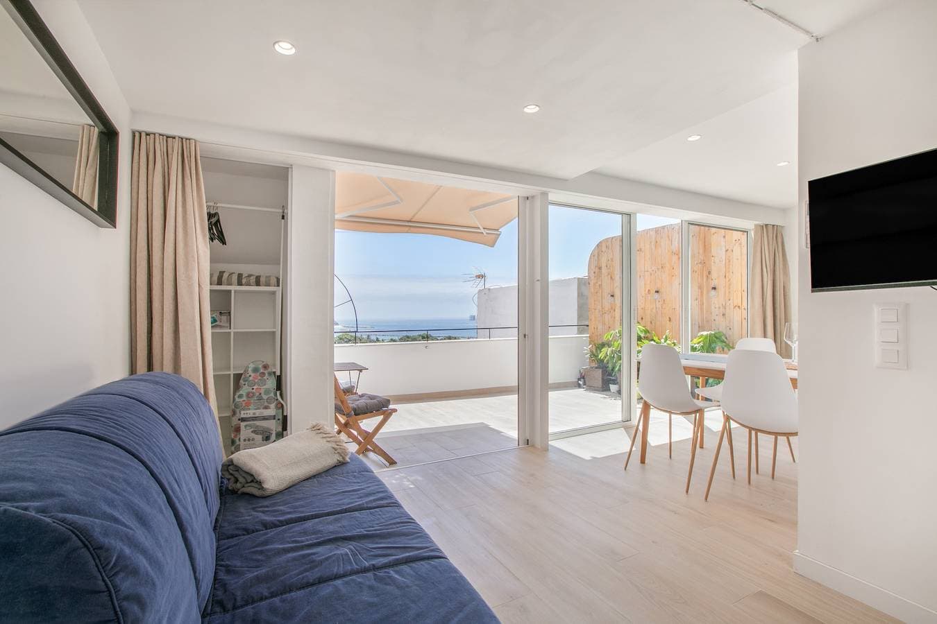 Foto 8 von 31: Ferienwohnung 'Atlantic Sunrise' mit Meerblick, WLAN und Klimaanlage