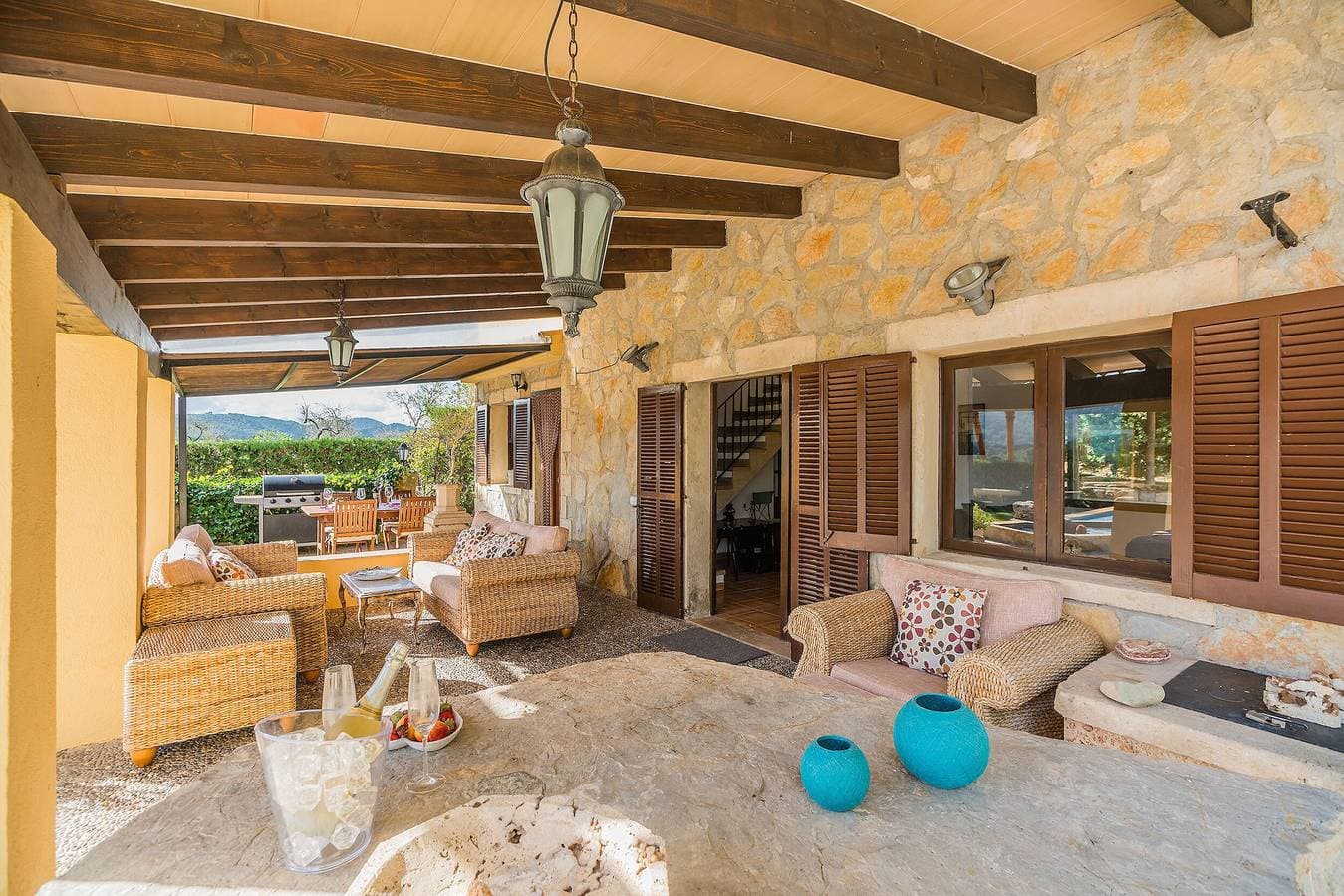 Foto 4 von 18: Schöne Villa "Enrique" mit Bergblick, Pool, WLAN, Garten & Terrasse