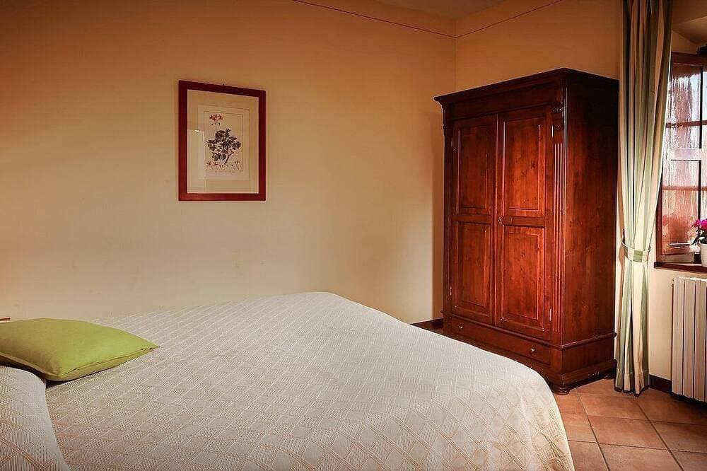 Foto 3 von 19: Casa Ramisia F: A characteristic and welcoming apartment that is part of an ancient country house surrounded by a wonderful park, with Free Wi-Fi.