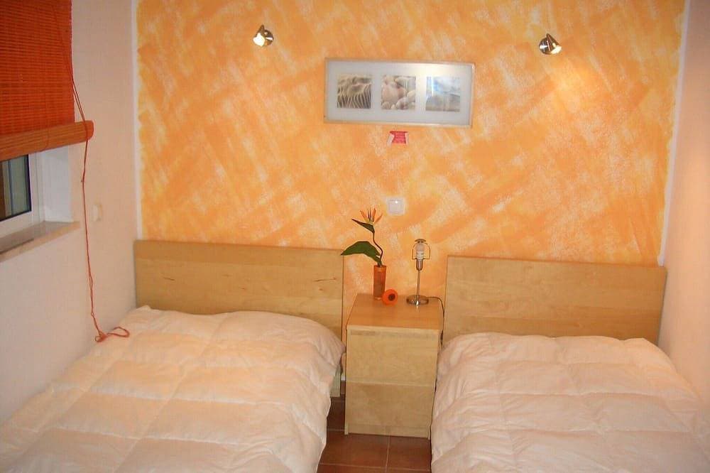 Foto 2 von 15: Charmante, moderne Schlafzimmerwohnung mit Pool in Strandnähe