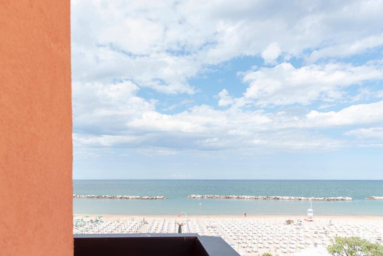 Foto 6 von 11: Triple Room with Balcony - Sea Front