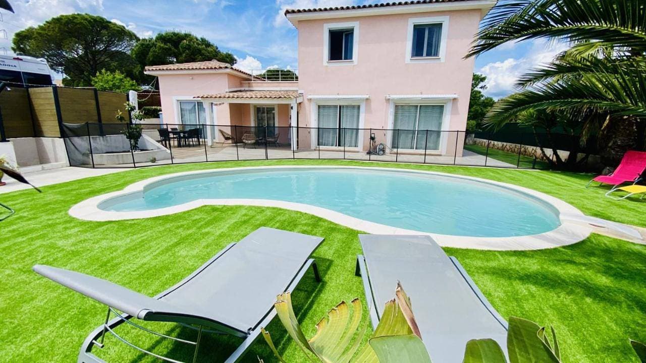 Foto 5 von 55: Villa