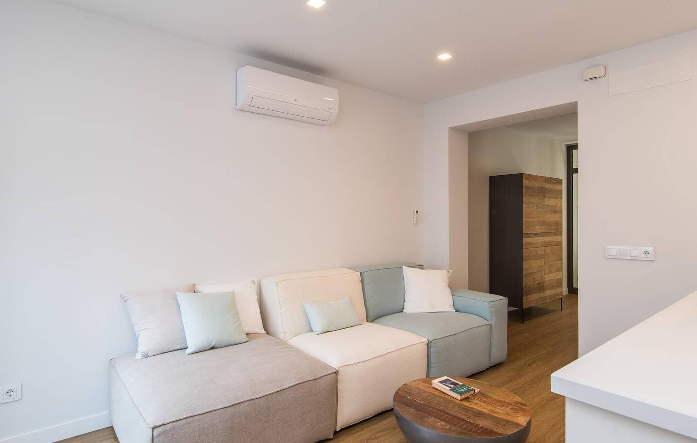 Foto 4 von 27: Appartement am Strand mit AC & WiFi, in der Nähe von Caló d'en Rafalino