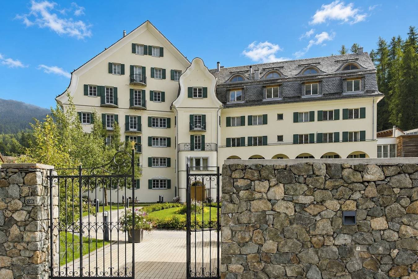 Residenza Alpenrose 25 – Stilvolles Studio mit Blick auf den Silsersee 1