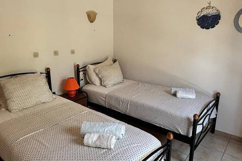 Foto 6 von 30: Quiet 2 bedroom air-conditioned villa with private pool, patio and roof terrace