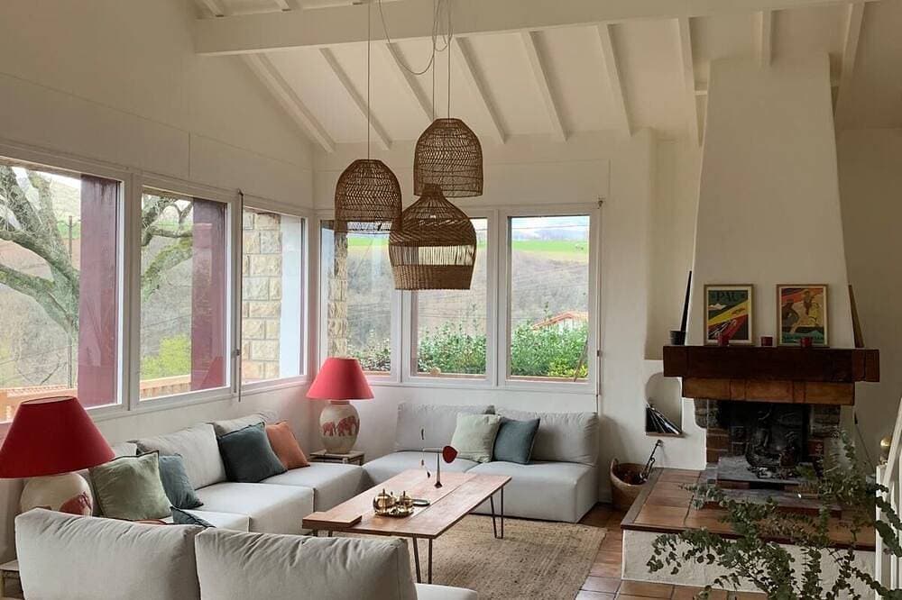 Foto 13 von 30: Beautiful family home in the heart of the Basque countryside, less than 30 minutes from the beaches