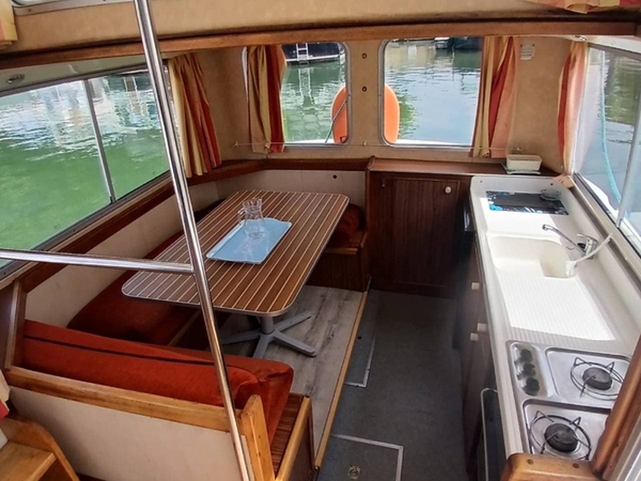 Foto 4 von 18: Vintage Hausboot auf dem Wasser - 6 Pers.
