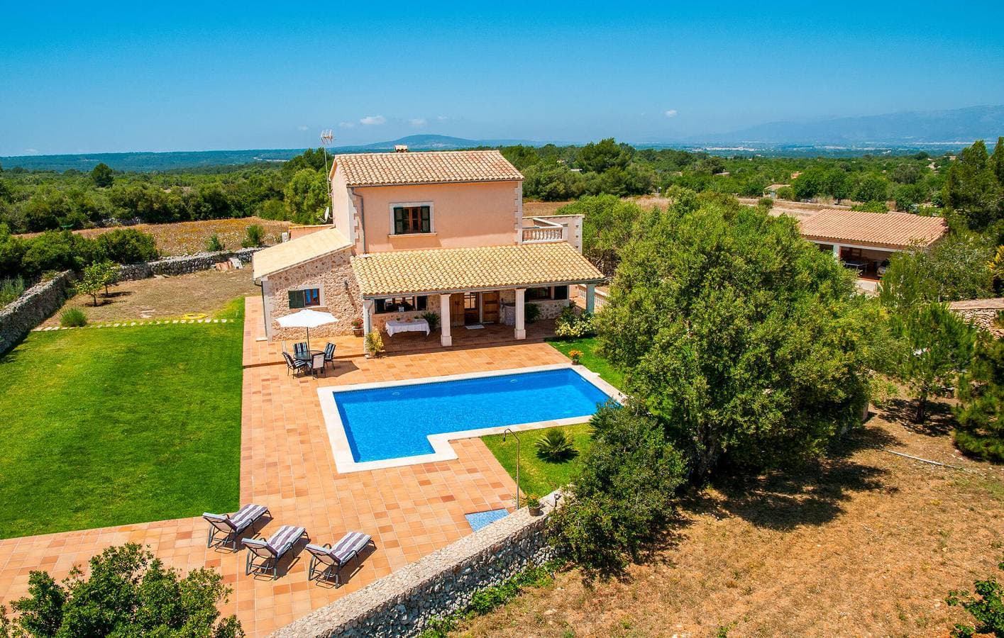 Foto 13 von 41: Modernes Apartment mit Terrasse, Pool und Grill - in der Nähe von Lloret de Vistalegre