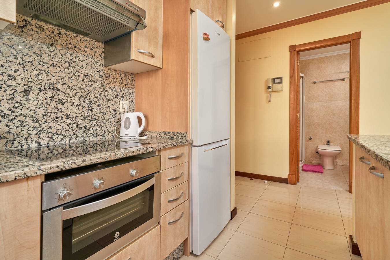 Foto 9 von 29: Apartment "Mediterráneo El Real" mit Bergblick, Gemeinschaftspool und WLAN