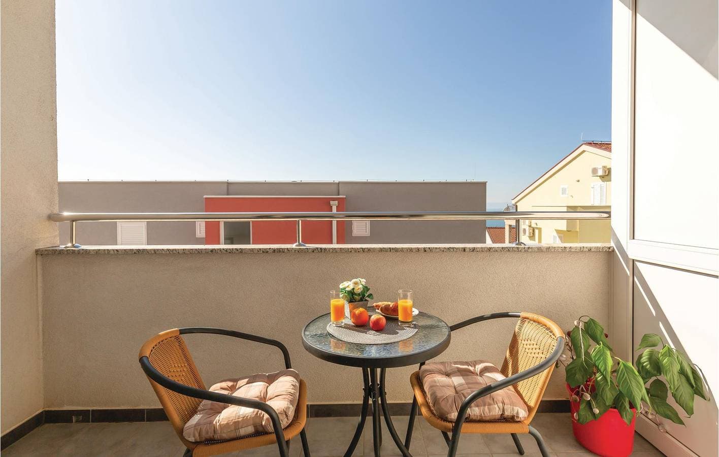 Foto 4 von 18: Gemütliche Ferienwohnung mit WLAN und Terrasse, 800 m von der Küste in Makarska entfernt