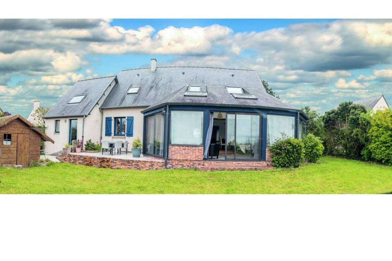 Maison de charme avec jardin à Courtils, proche du Mont Saint-Michel 1