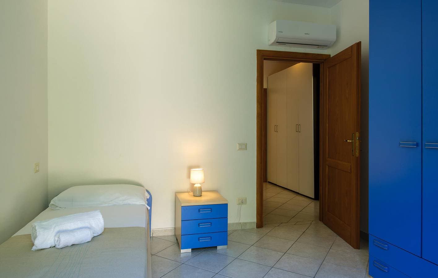 Foto 13 von 19: Appartement am Strand mit Klimaanlage, Parkplatz und Internet