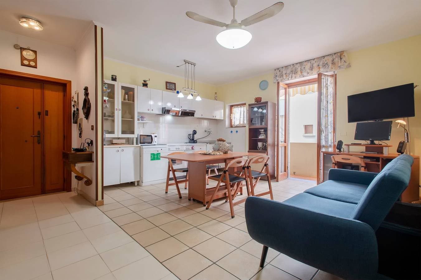 Foto 12 von 25: Ferienwohnung 'Alghero Lido A 100mt Dalla Spiaggia' mit Meerblick, Balkon und Wi-Fi