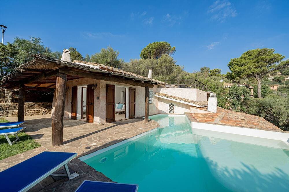 Villa Nemea: typisch sardisches Haus, Salzwasserpool, tolle Aussicht 1