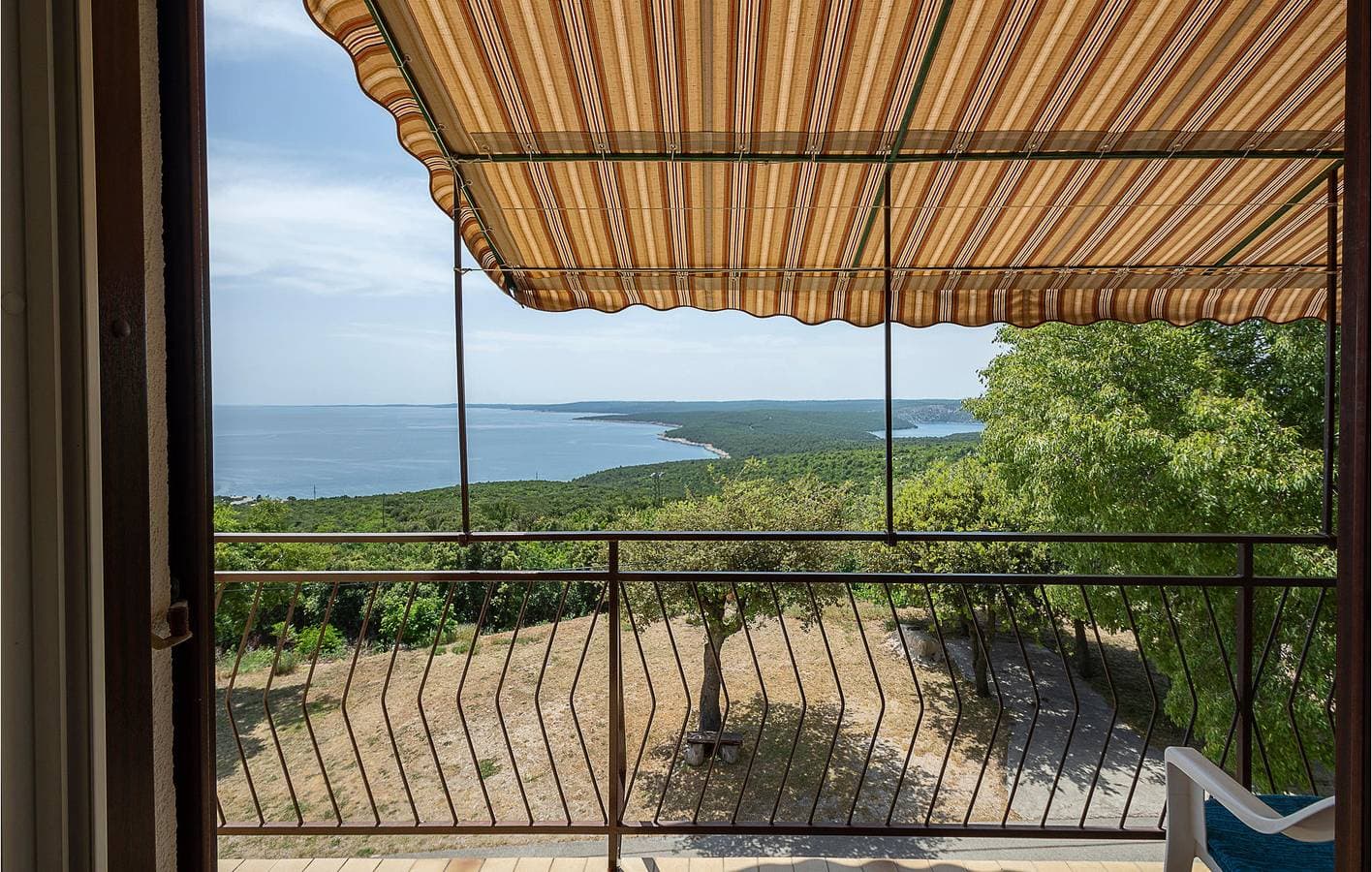 Foto 5 von 39: Gemütliches Apartment mit 1 Schlafzimmer, Meerblick, WLAN und Terrasse, 1,5 km vom Strand entfernt