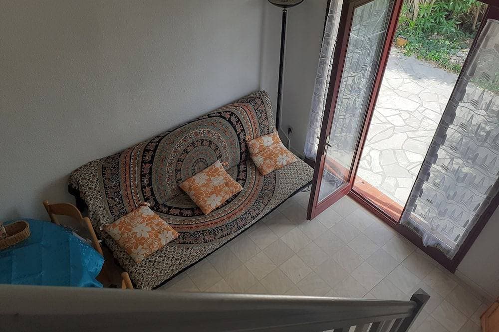 Foto 5 von 15: In residence with swimming pool, renovated house sleeps 5