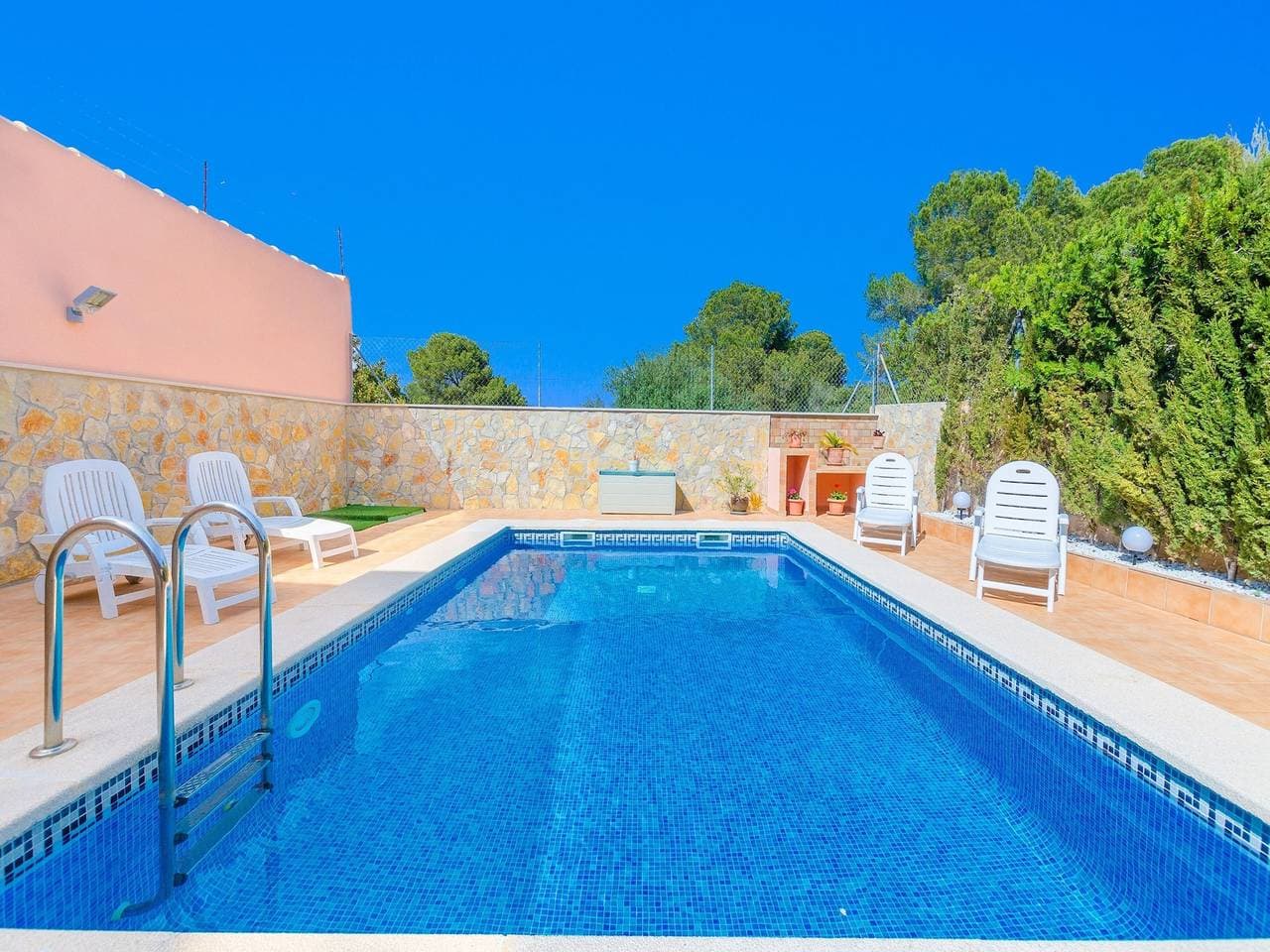Foto 10 von 44: Villa für 8 Personen mit Pool