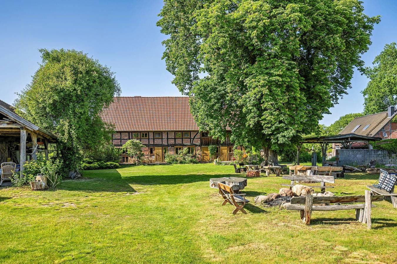 Foto 2 von 53: Ökologisches Bauernhaus mit Garten am Fluss