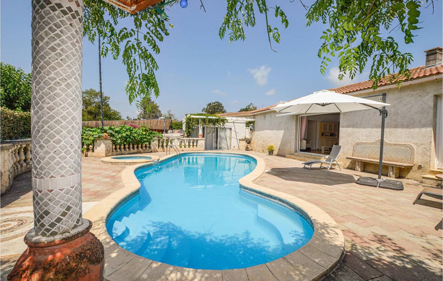 Gemütliches Apartment in Aléria mit Pool, Terrasse und Parkplatz 1