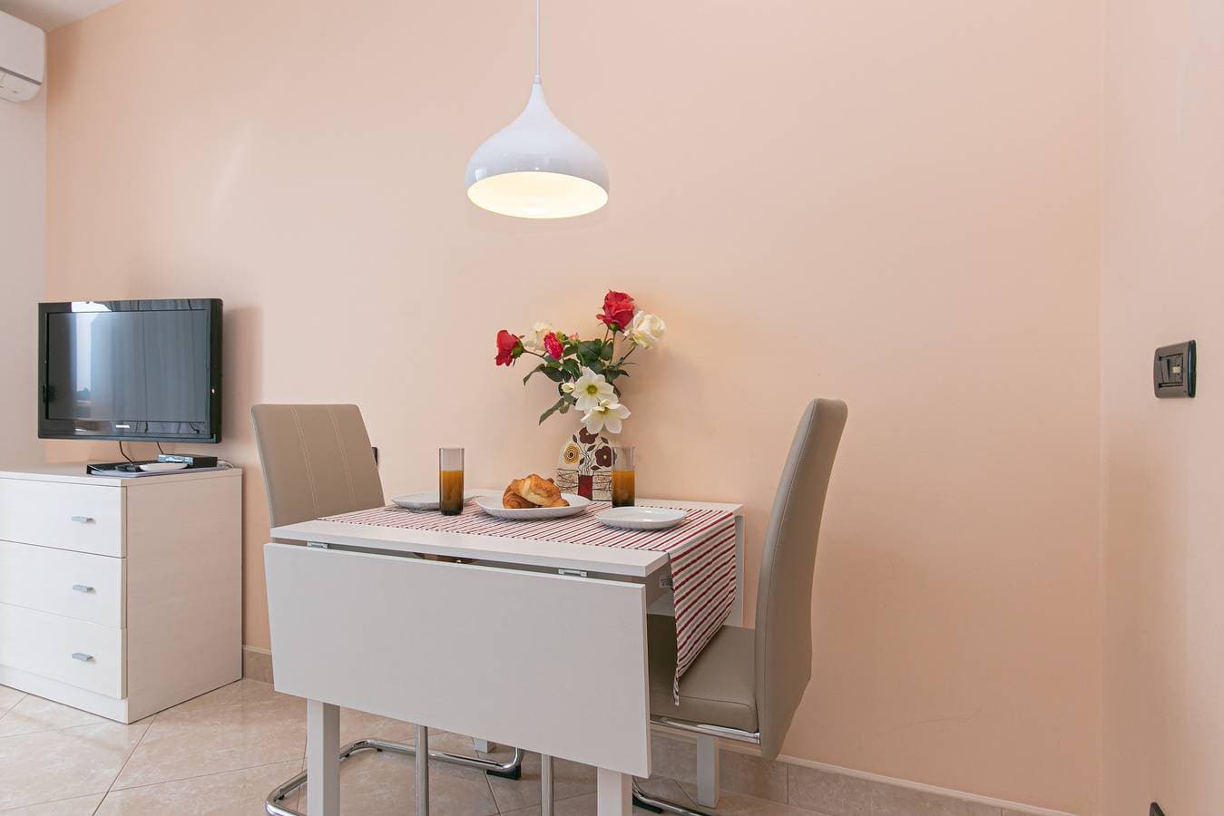 Foto 11 von 22: Studio Appartement mit Terrasse und Meerblick Brela, Makarska As-20066-a