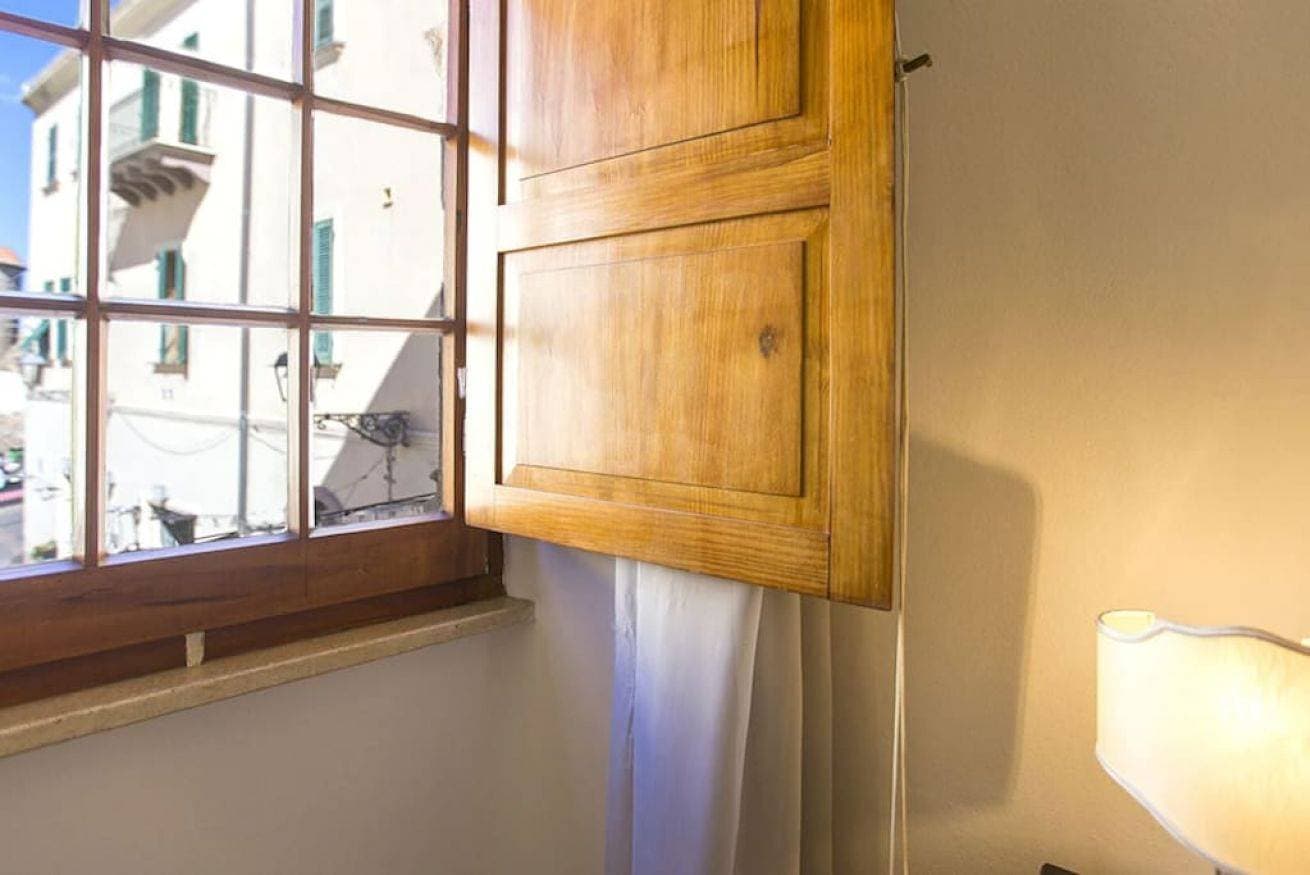 Foto 12 von 49: Repräsentative Wohnung Historisches Zentrum Palazzo D'Albis 3 Zimmer und 2 Bäder