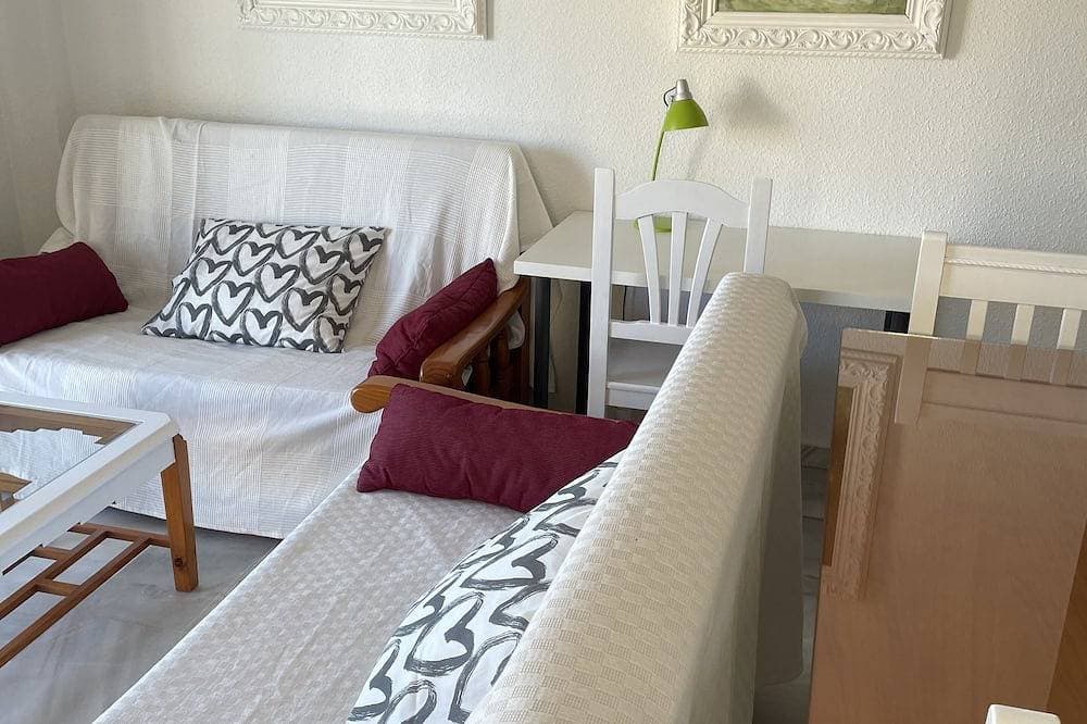 Foto 7 von 30: Sunny Torremolinos apartment, two bedrooms, 300 m from La Carihuela beach