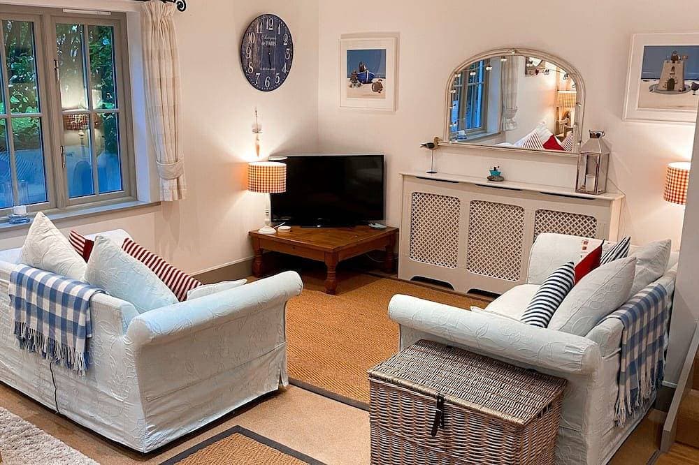 Foto 11 von 28: Cottage set in 2 acres, next to coast path, short walk to beach, pub & cafe! 😎