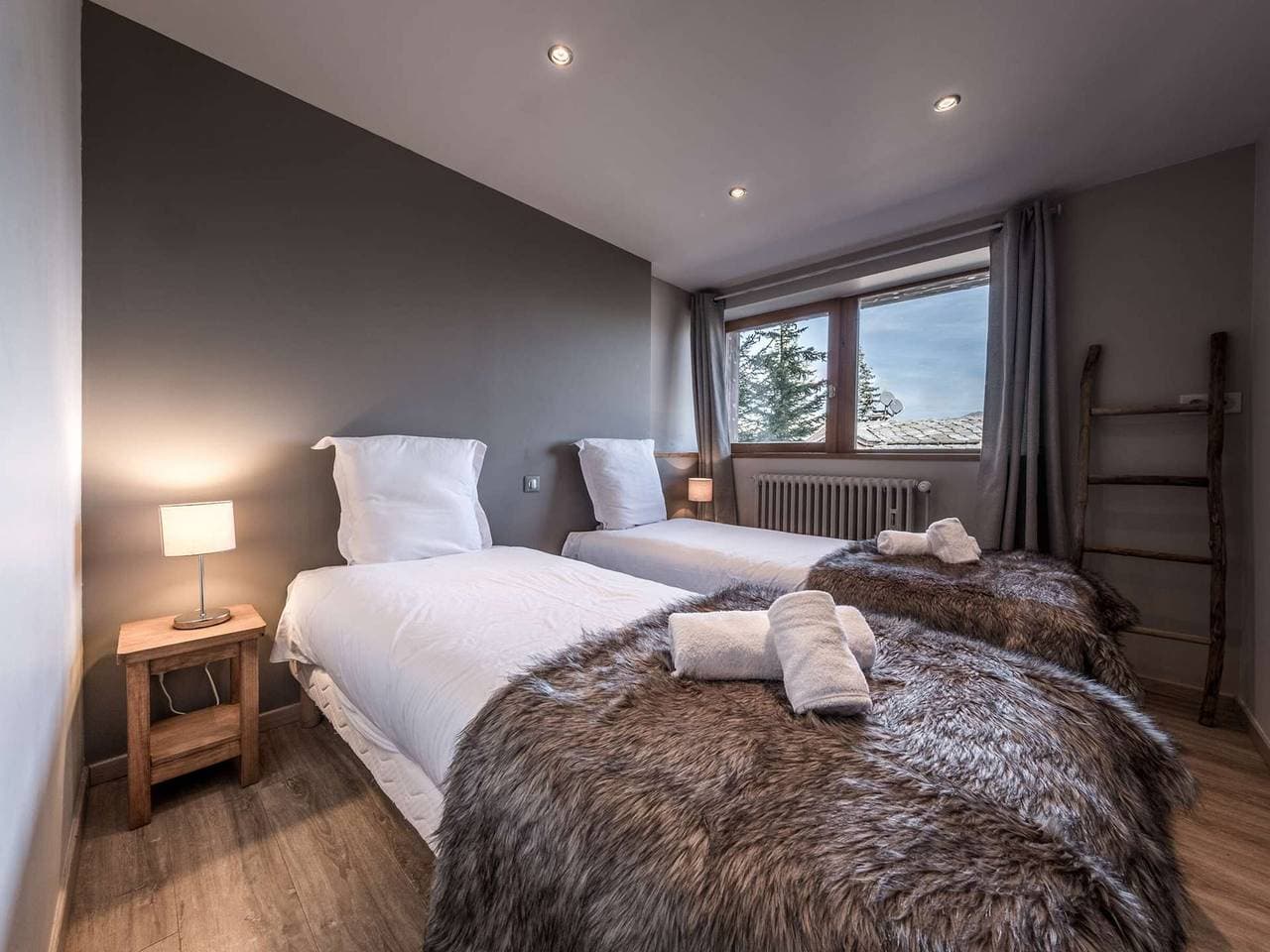 Foto 4 von 14: Stilvolles 50m² Apartment - Courchevel 1850 - 4 Personen - Schöne Aussicht - Gemütlicher Kamin