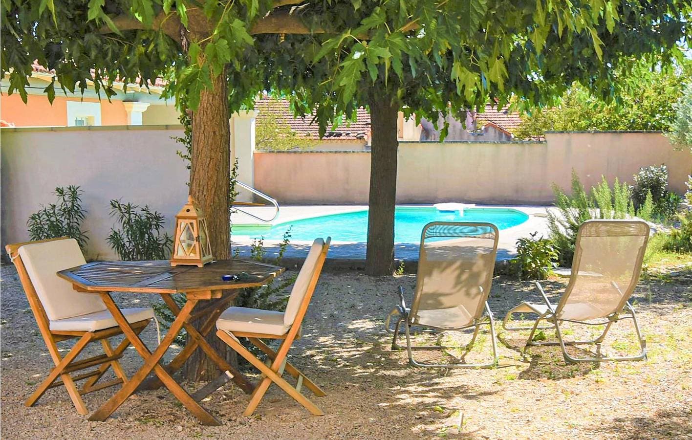Foto 3 von 18: 800m nach Caumont | Schwimmbad, Parkplatz, Garten, Internet