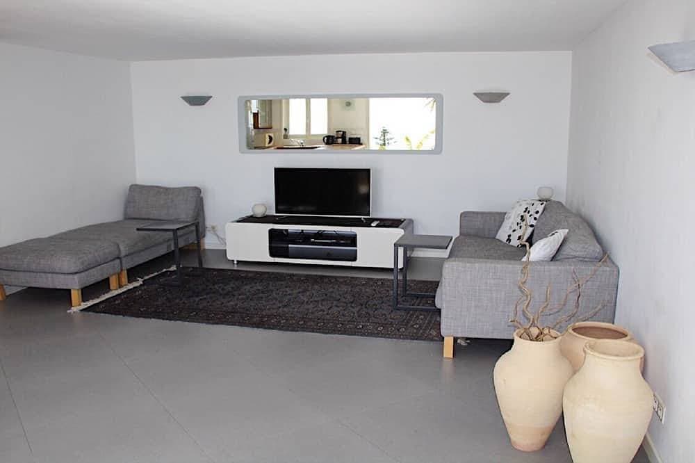 Foto 7 von 16: Sea view garden apartment with pool option. Near beach between Nice and Monaco