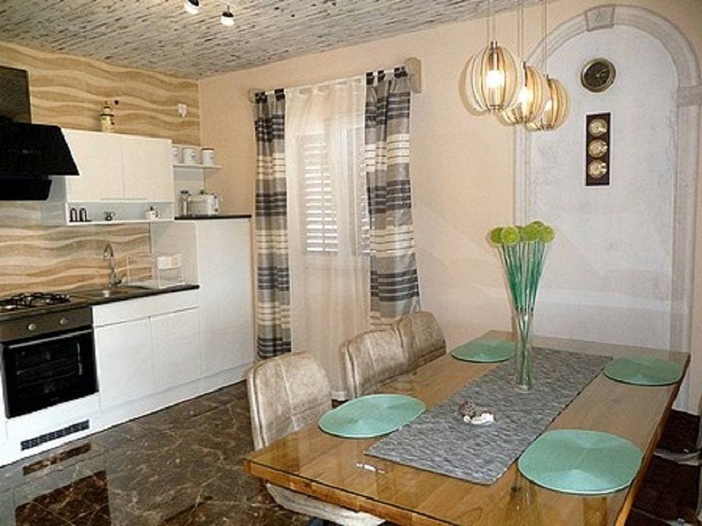 Foto 9 von 41: Ferienwohnung in Fažana mit Meerblick, Balkon, Klimaanlage, W-Lan (4348-1)