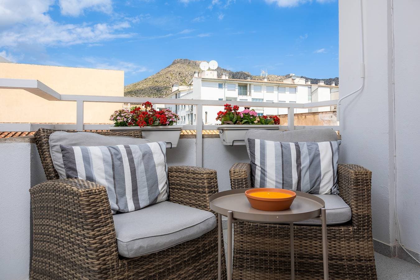 Foto 2 von 24: Ferienwohnung 'Formentor Gloria' mit Bergblick, WLAN und Terrasse