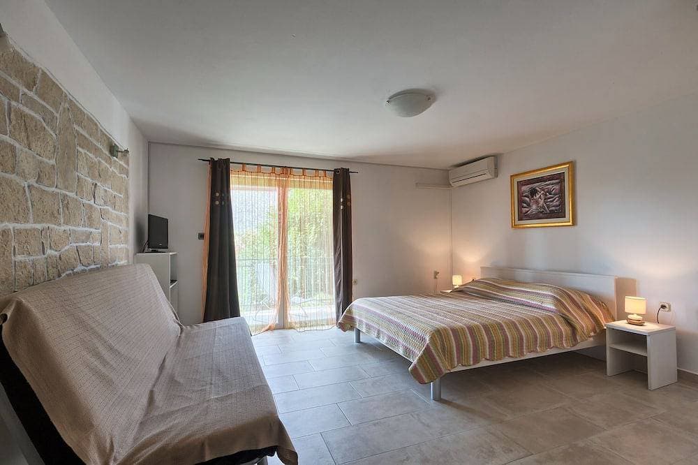 Foto 7 von 24: Villa Andi Terrace, Wi-fi, Geschirrspüler, Waschmaschine, Parking , 3 Min Strand
