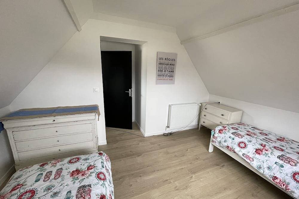 Foto 4 von 30: Maison Entièrement Rénovée Située à 50 Mètres de la mer Jardin 4 Chambres 2 Sdb
