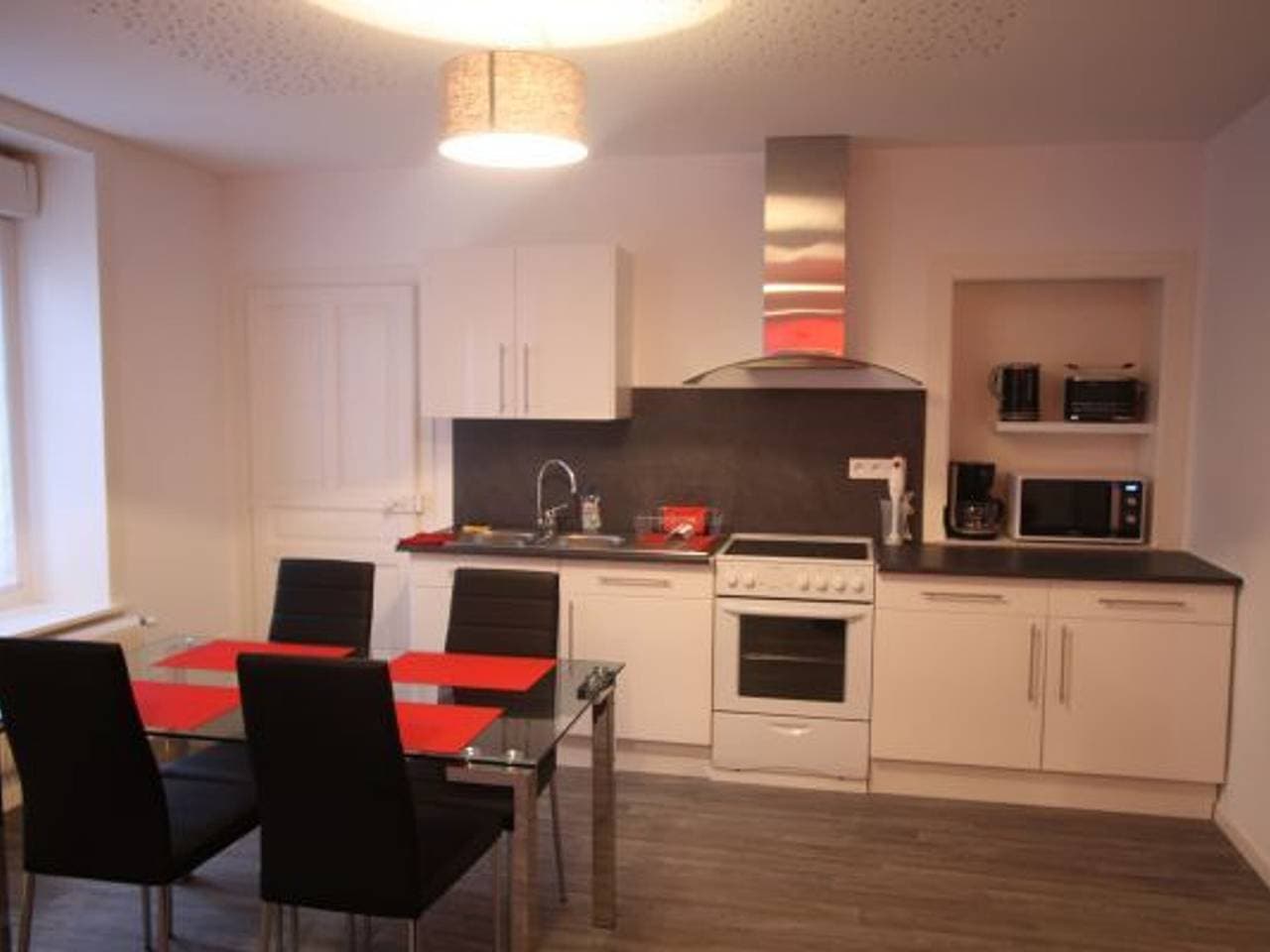 Charmantes Wohnung in Épinal: Zentrale Lage, Komfort & Moderne Ausstattung 1