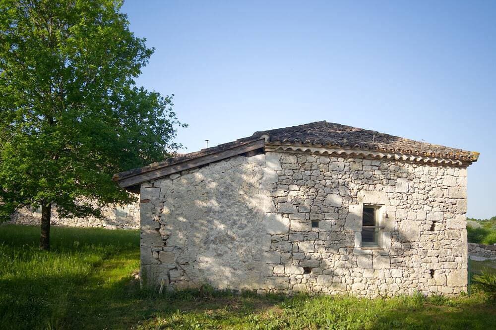 Foto 7 von 22: Gemütliches, ruhiges Steinhaus mit Pool und privatem Garten
