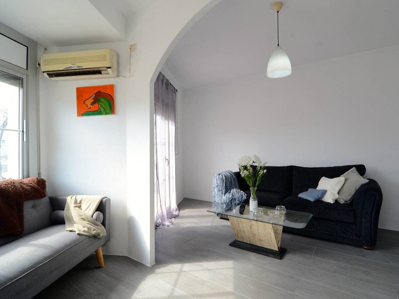 Foto 7 von 17: Geräumige 3-Zimmer-Wohnung mit WLAN und Klimaanlage im Stadtzentrum.