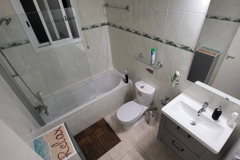 Foto 5 von 21: Calm Seaview Nest in Peyia - Unwind, Relax & Enjoy Stunning SeaView of Coral Bay