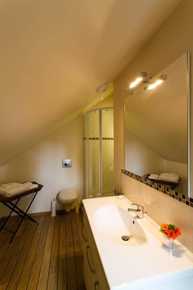 Foto 8 von 9: Double Room