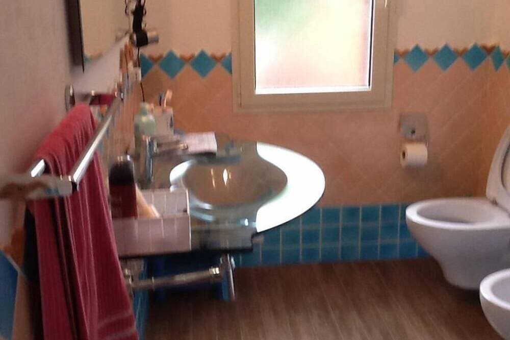 Foto 5 von 20: Comfortable apartment with large veranda overlooking the pool. <br>