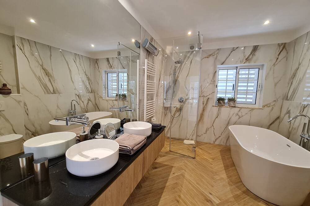 Foto 10 von 30: Traumhafte Villa mit Meerblick, privater Pool, Klimaanlage, Heizung & WLAN