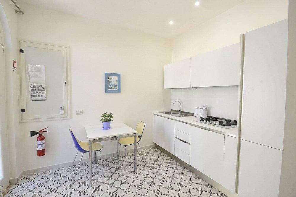 Foto 10 von 19: Villa Elicona A: A welcoming apartment situated in a central location, at a short distance from the Cathedral of Ravello, with Free Wi-Fi.